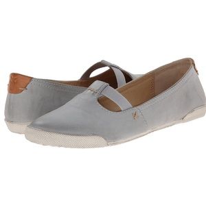 Frye Melodie T strap flats. Sz 7.5
